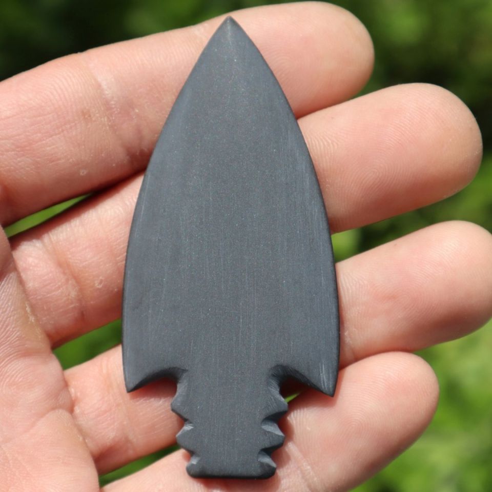 Fabrication de projectile en pierre polie – Atelier
